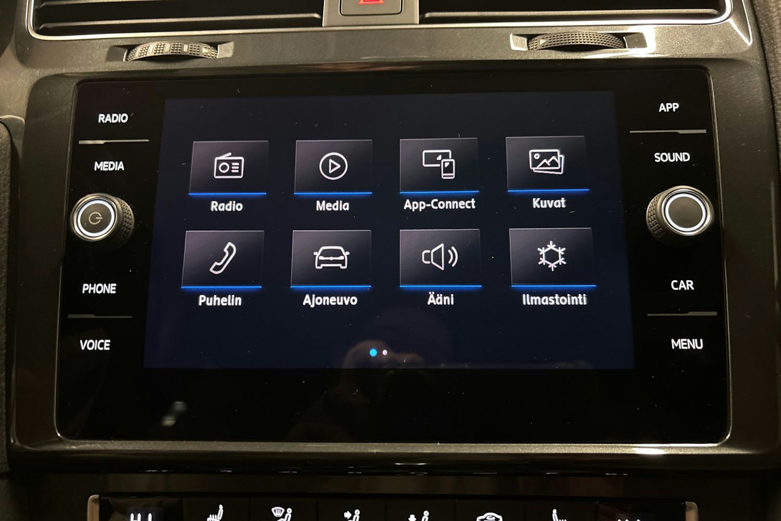 harmaa Volkswagen Golf 2019 kuva 21.