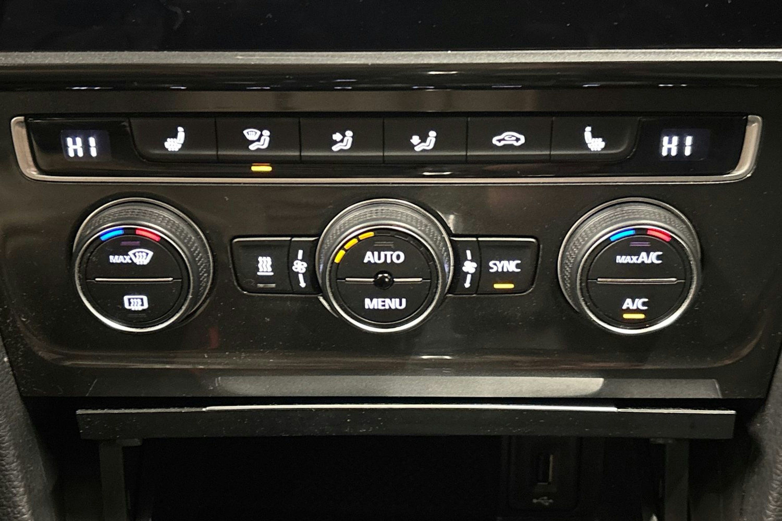 harmaa Volkswagen Golf 2019 kuva 22.