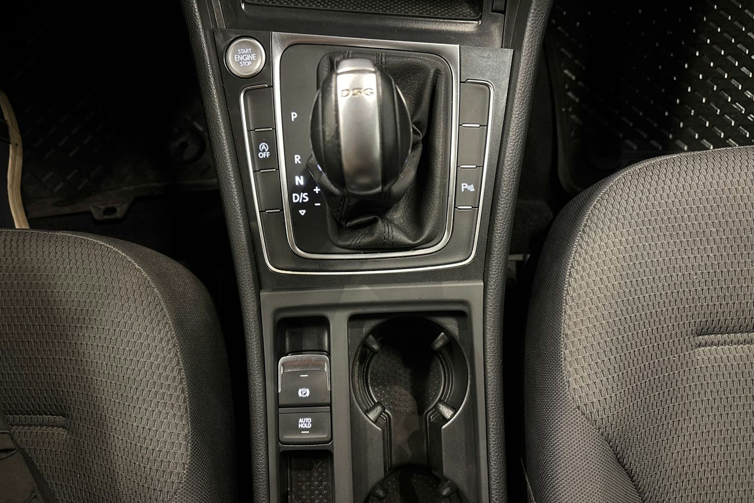 harmaa Volkswagen Golf 2019 kuva 23.