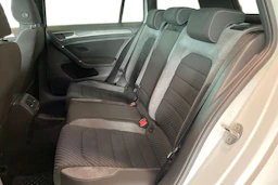 valkoinen Volkswagen Golf 2018 kuva 8.
