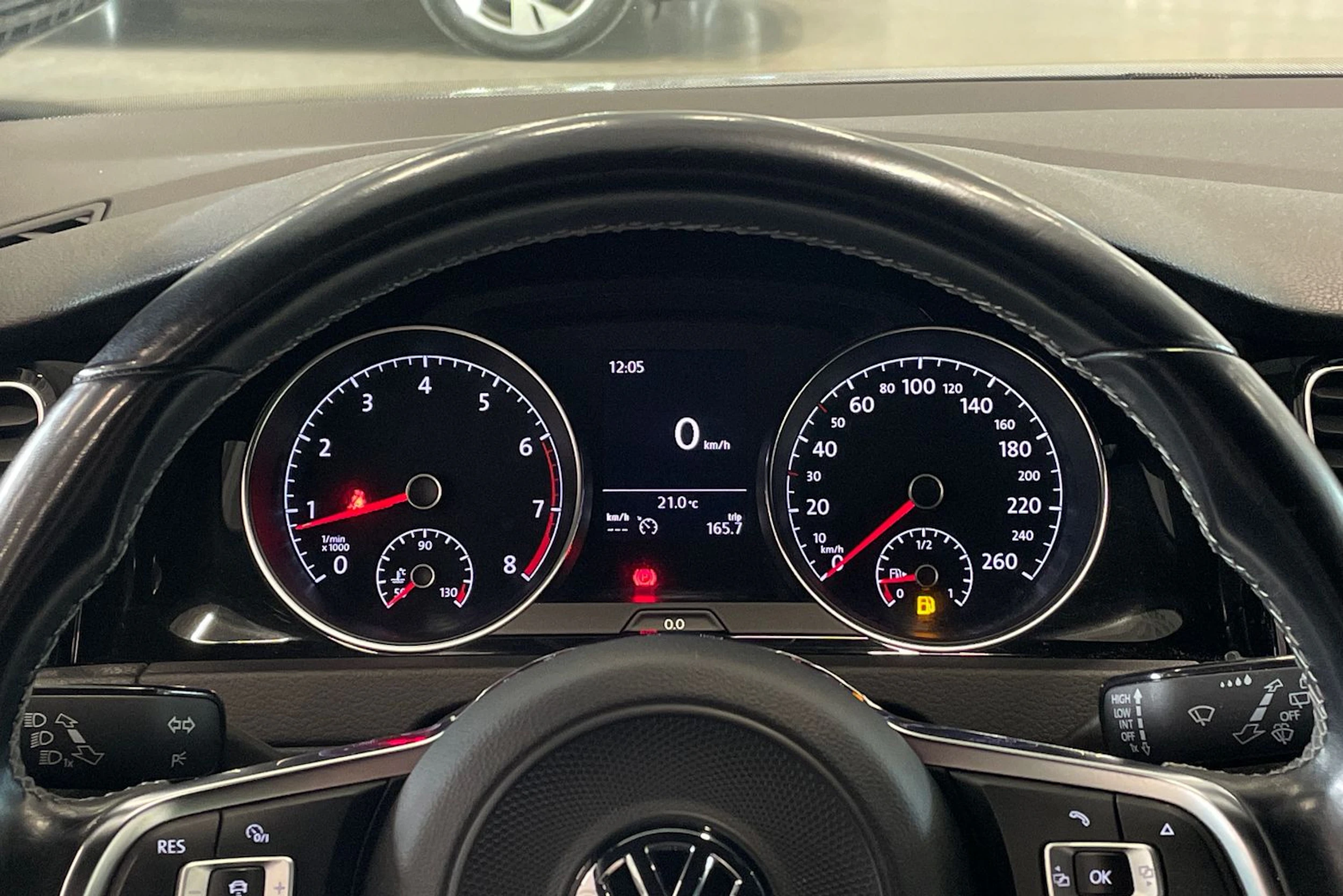 valkoinen Volkswagen Golf 2018 kuva 13.