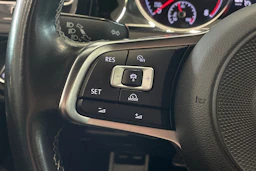valkoinen Volkswagen Golf 2018 kuva 15.