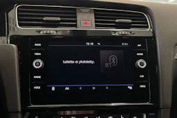 valkoinen Volkswagen Golf 2018 kuva 17.