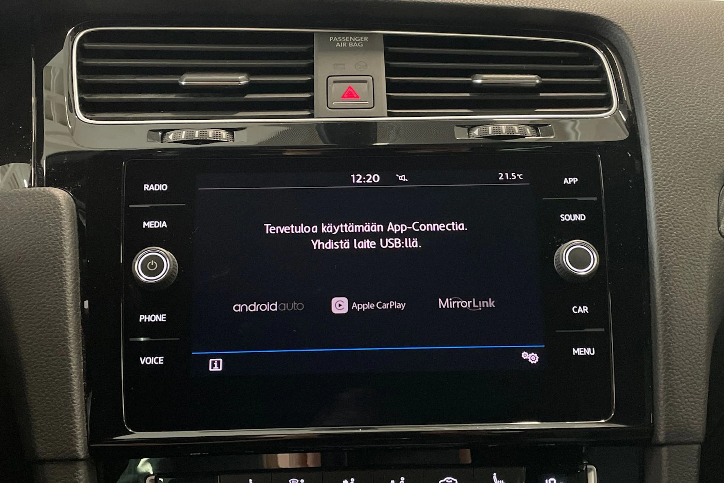 valkoinen Volkswagen Golf 2018 kuva 18.