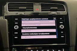 valkoinen Volkswagen Golf 2018 kuva 20.