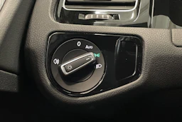 valkoinen Volkswagen Golf 2018 kuva 26.