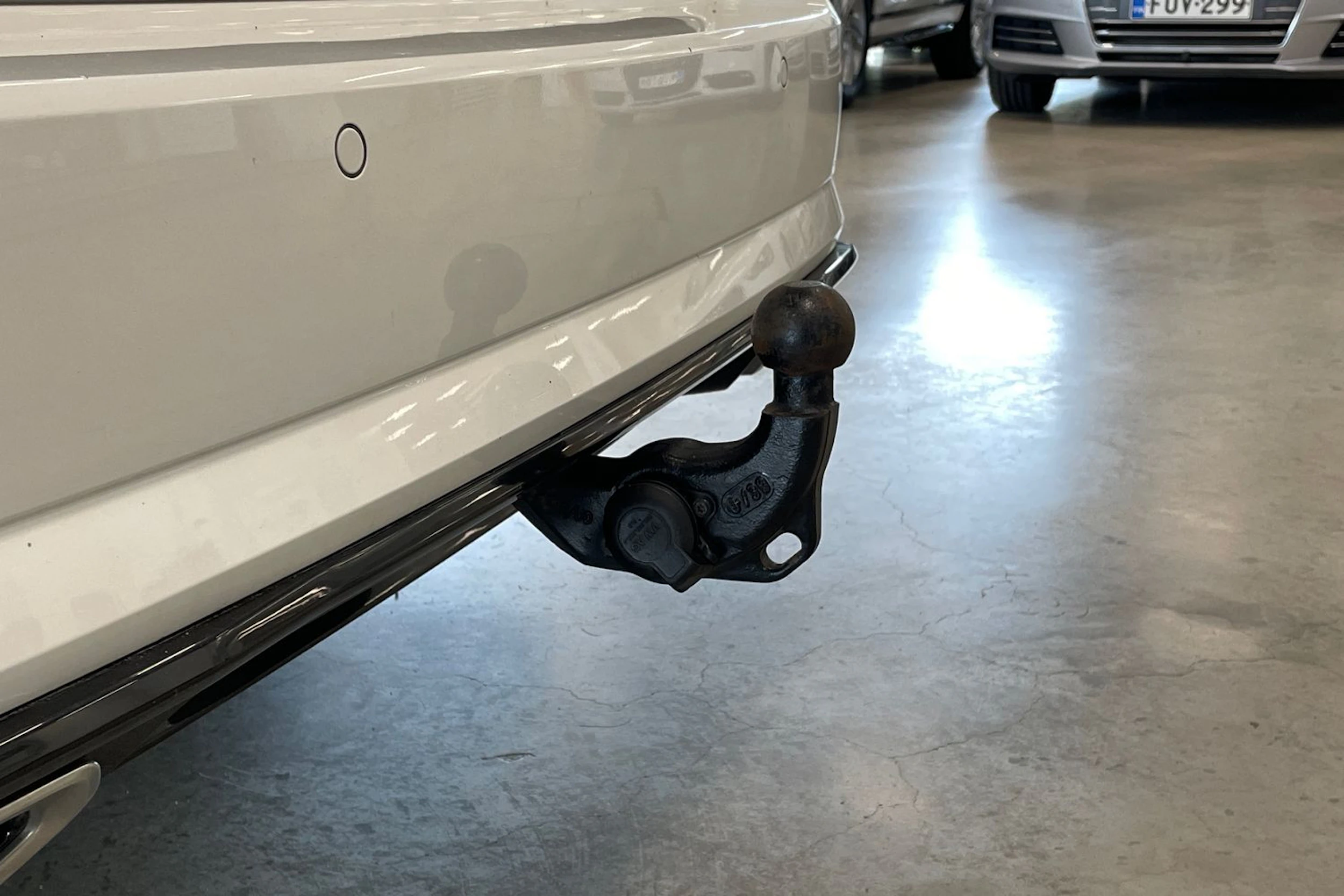 valkoinen Volkswagen Golf 2018 kuva 28.