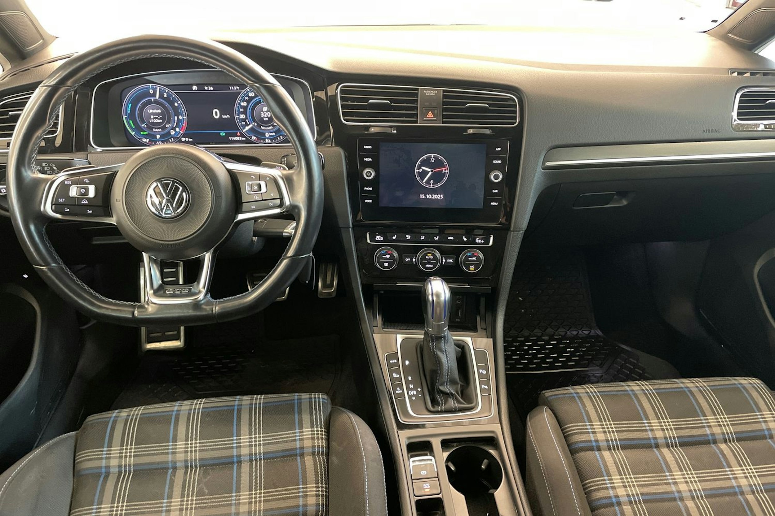 harmaa Volkswagen Golf 2018 kuva 9.