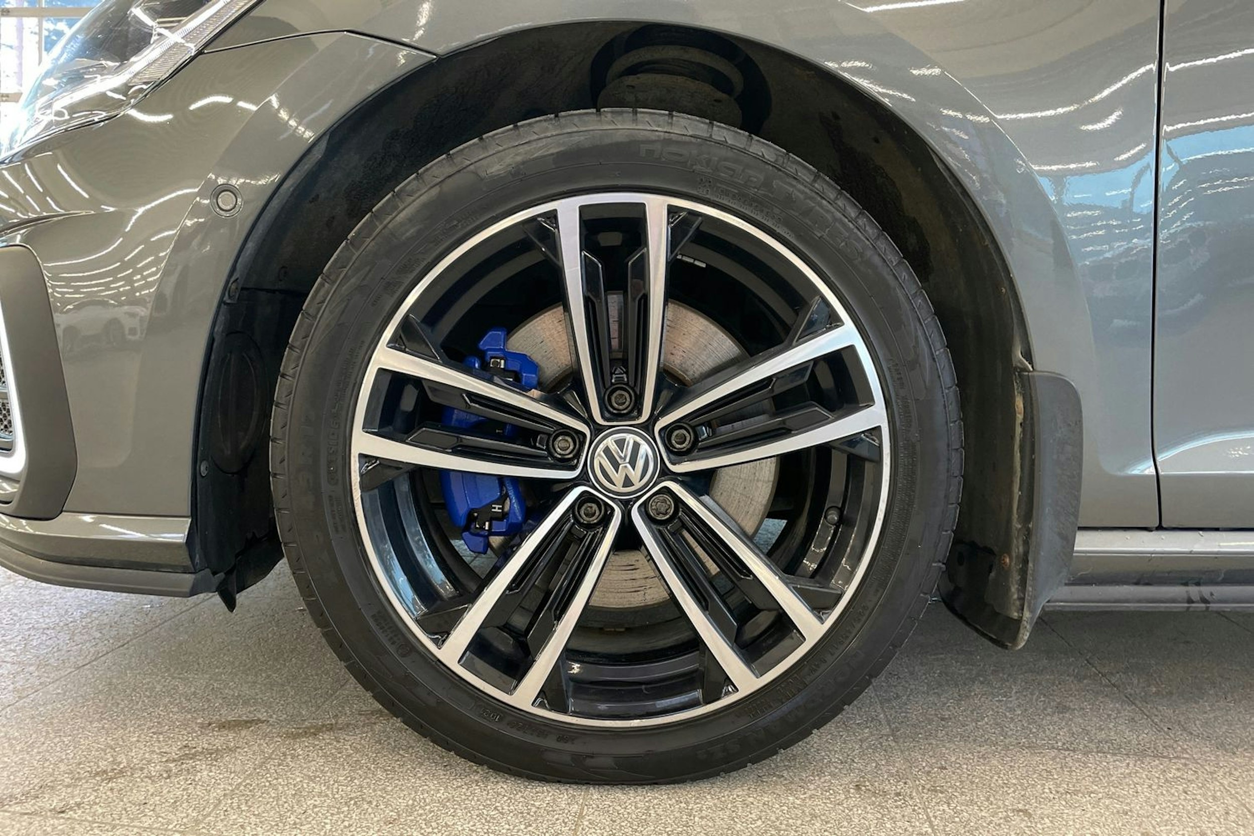 harmaa Volkswagen Golf 2018 kuva 11.