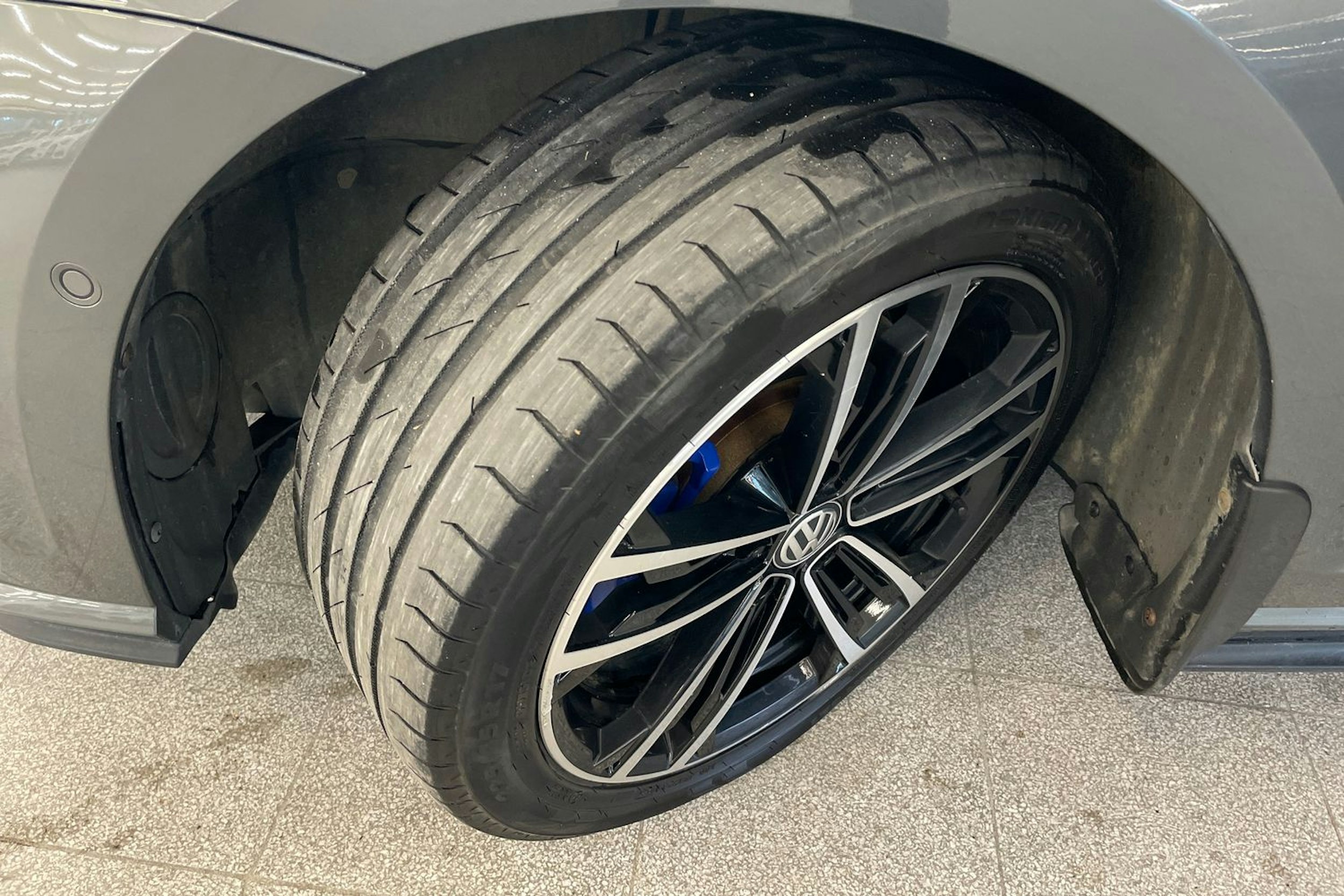 harmaa Volkswagen Golf 2018 kuva 13.