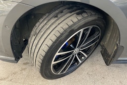 harmaa Volkswagen Golf 2018 kuva 13.