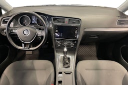 Sininen Volkswagen GOLF 2018 kuva 9.