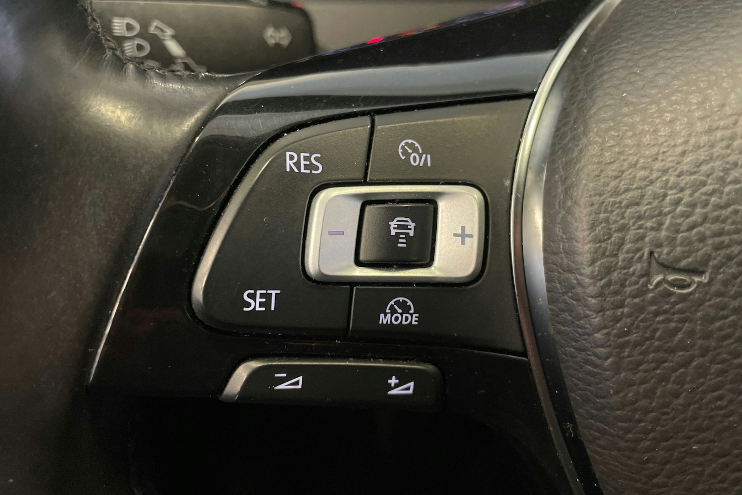 Sininen Volkswagen GOLF 2018 kuva 21.