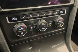 Sininen Volkswagen GOLF 2018 kuva 22.