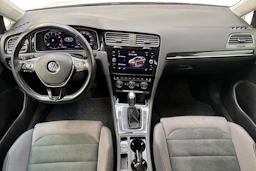 valkoinen Volkswagen Golf 2018 kuva 7.