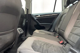 valkoinen Volkswagen Golf 2018 kuva 12.