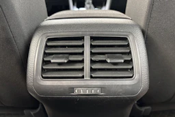 valkoinen Volkswagen Golf 2018 kuva 14.