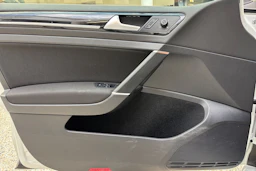 valkoinen Volkswagen Golf 2018 kuva 15.