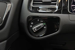 valkoinen Volkswagen Golf 2018 kuva 16.
