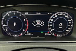 valkoinen Volkswagen Golf 2018 kuva 18.