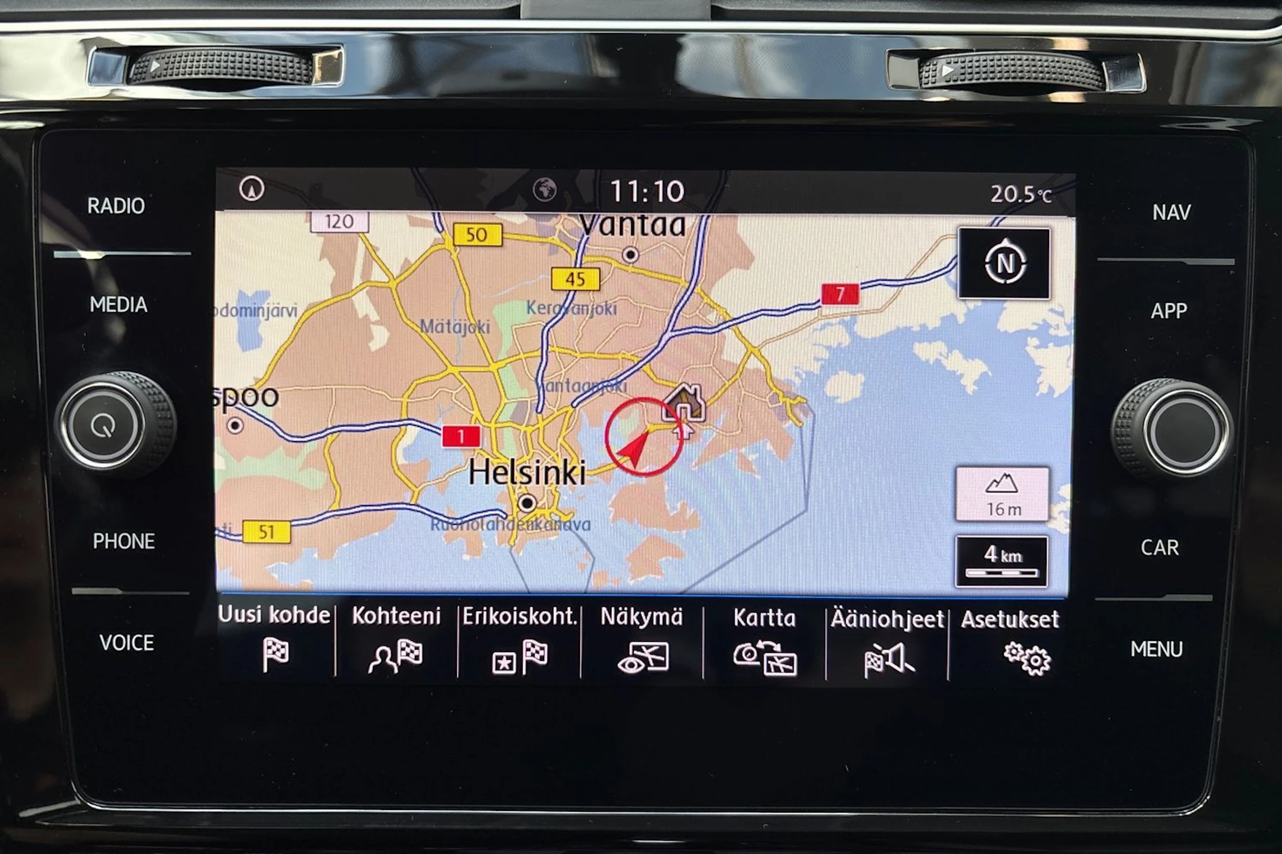 valkoinen Volkswagen Golf 2018 kuva 19.