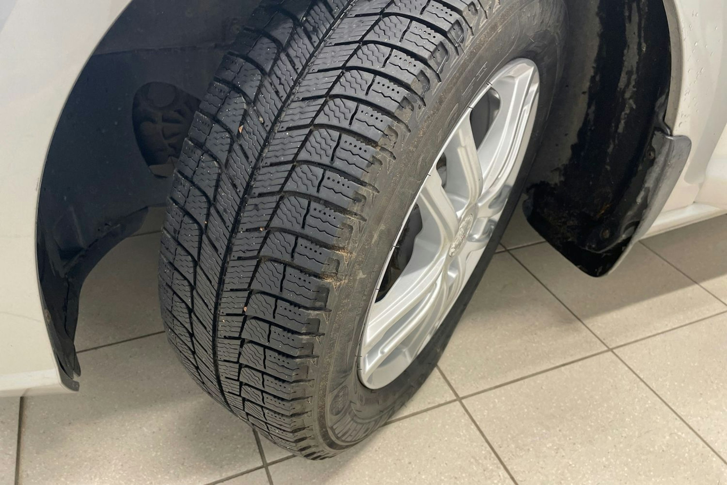 Harmaa Volkswagen GOLF 2018 kuva 13.