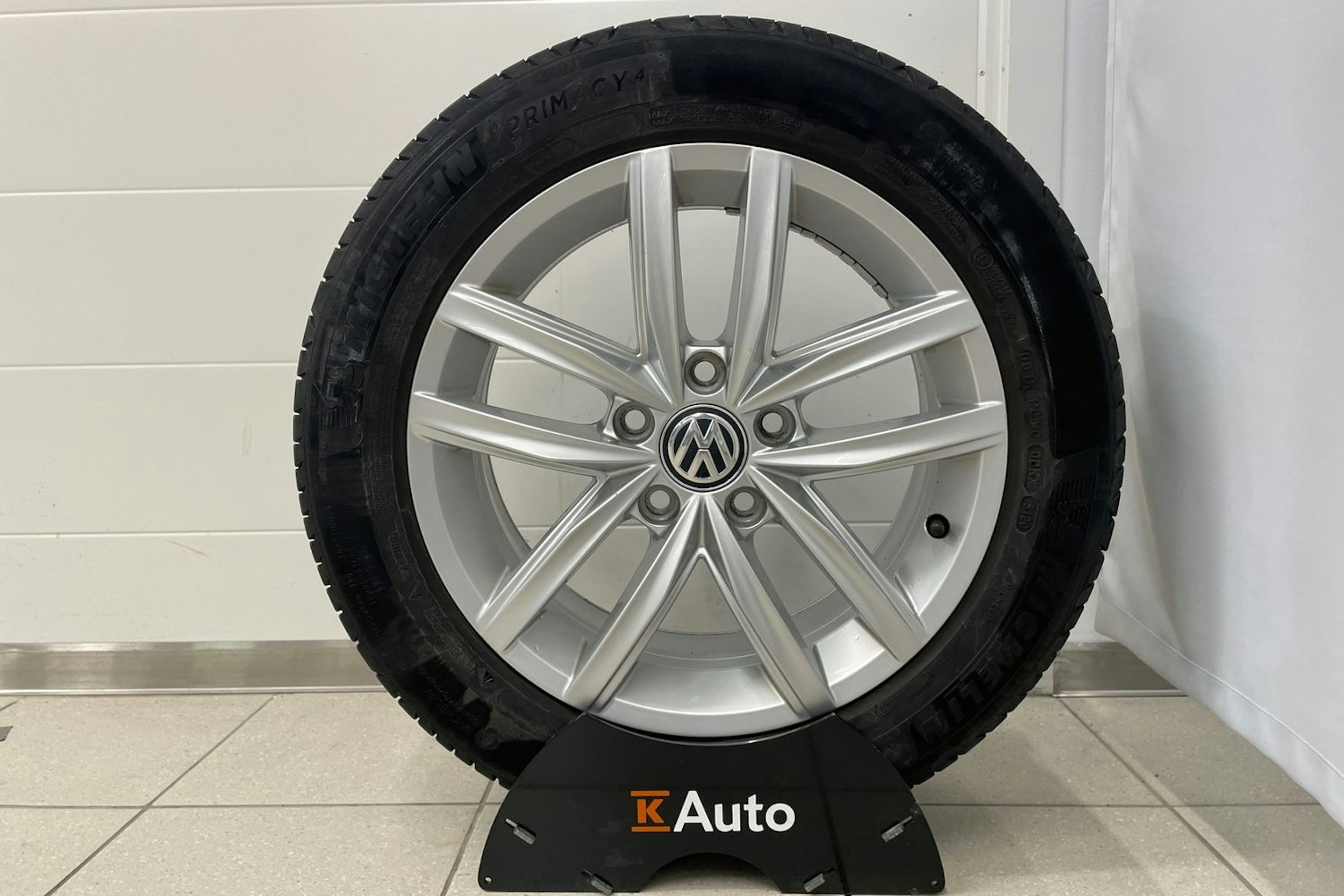 Harmaa Volkswagen GOLF 2018 kuva 27.