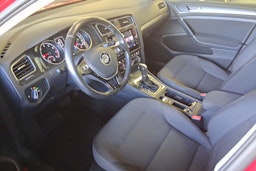 punainen Volkswagen Golf 2018 kuva 6.
