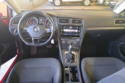 punainen Volkswagen Golf 2018 kuva 7.