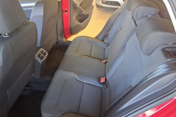 punainen Volkswagen Golf 2018 kuva 8.