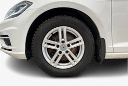 valkoinen Volkswagen Golf 2019 kuva 9.