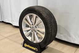 valkoinen Volkswagen Golf 2019 kuva 11.