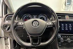 valkoinen Volkswagen Golf 2019 kuva 15.