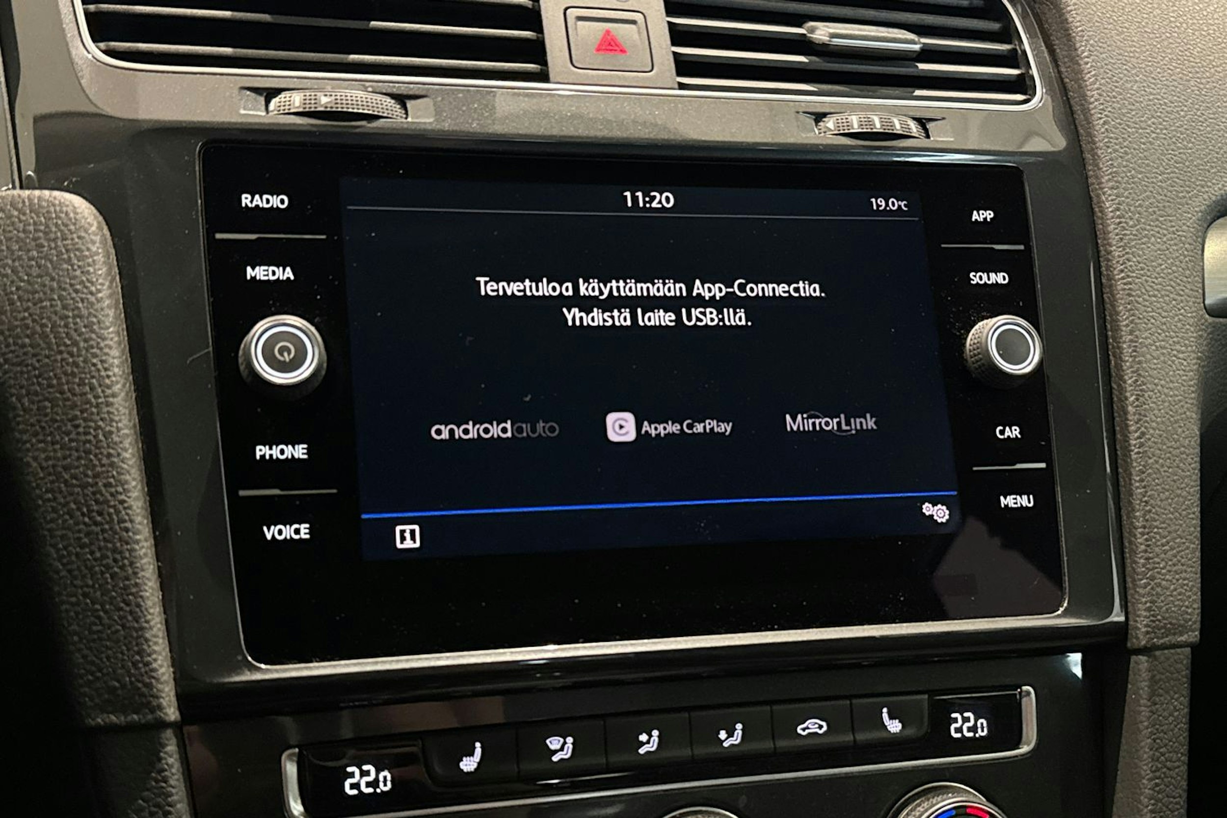 valkoinen Volkswagen Golf 2019 kuva 18.