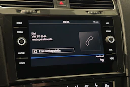 valkoinen Volkswagen Golf 2018 kuva 22.