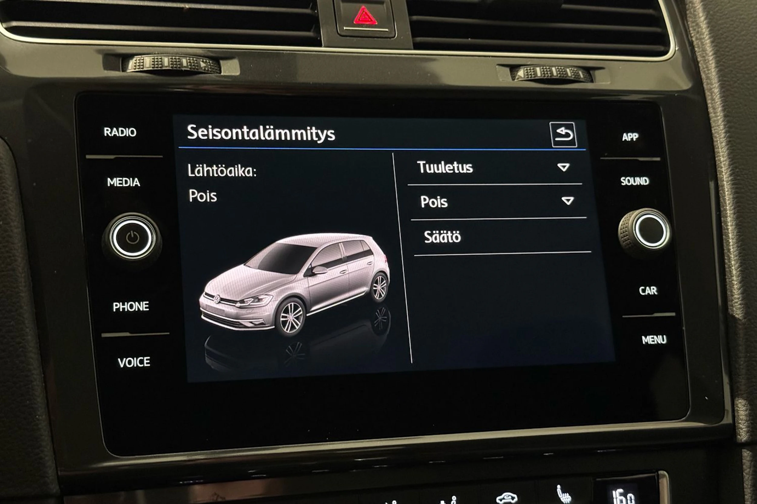 valkoinen Volkswagen Golf 2018 kuva 24.