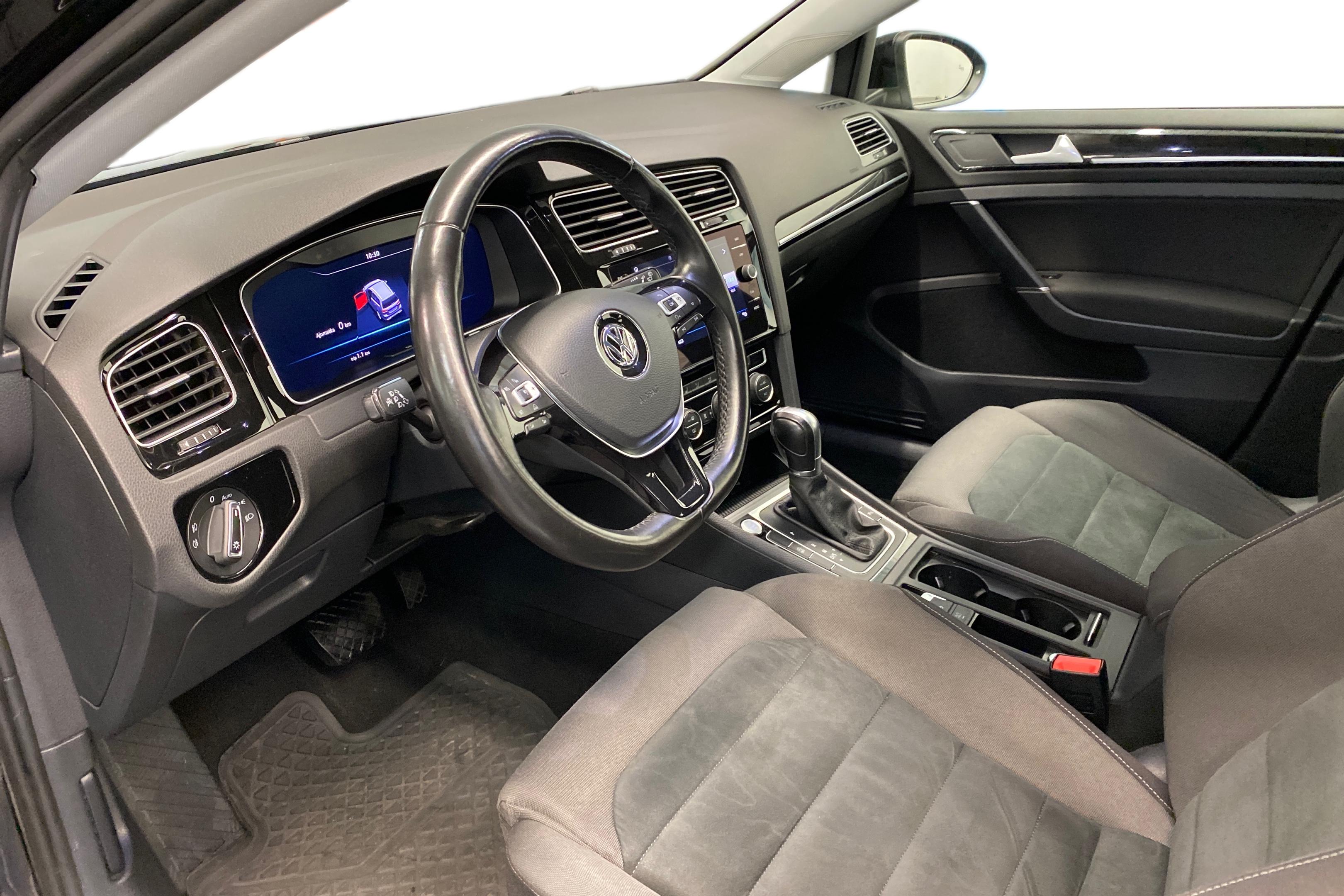 Volkswagen Golf 2018, photo 6/19