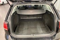 Musta Volkswagen GOLF 2018 kuva 11.