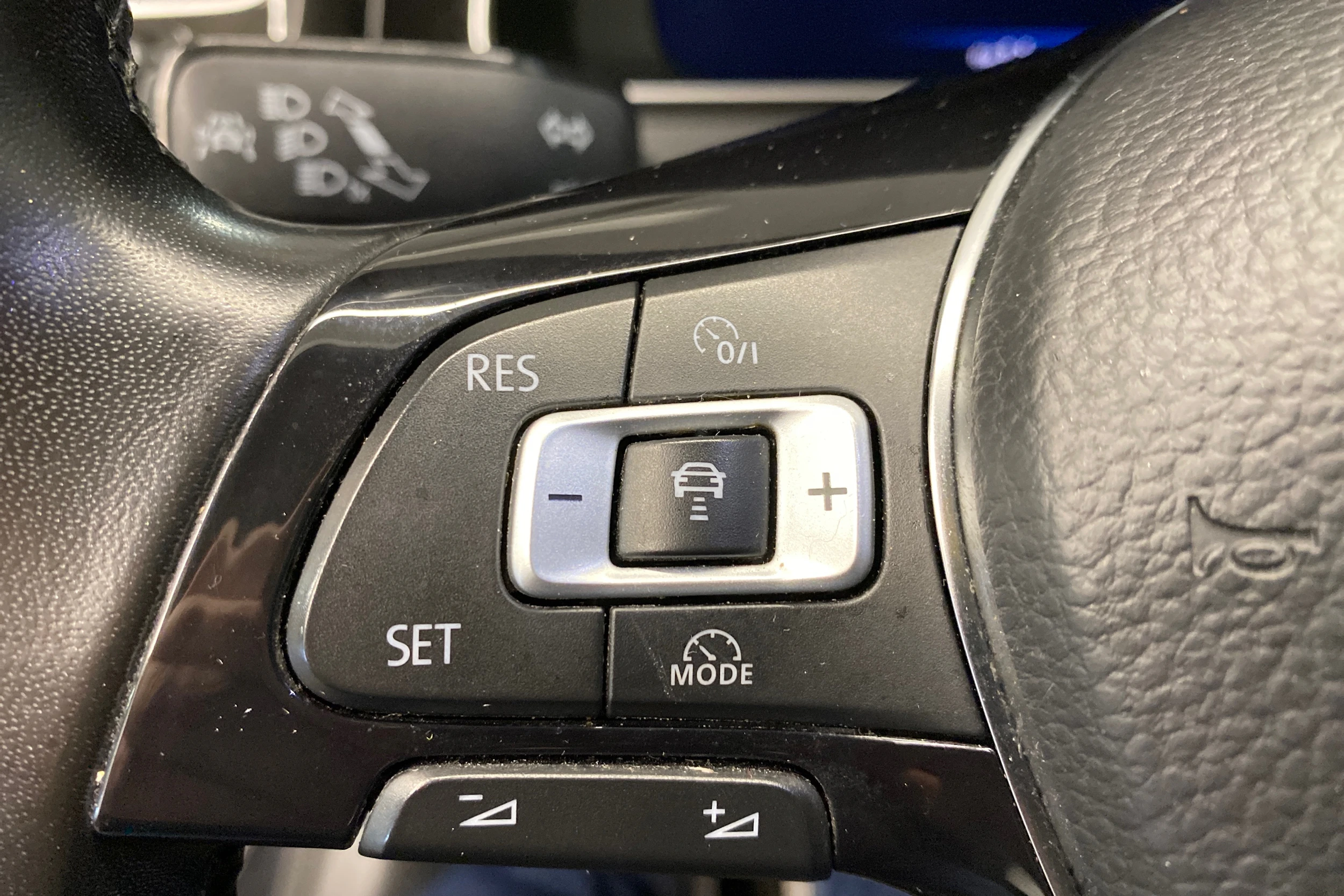 Musta Volkswagen GOLF 2018 kuva 14.