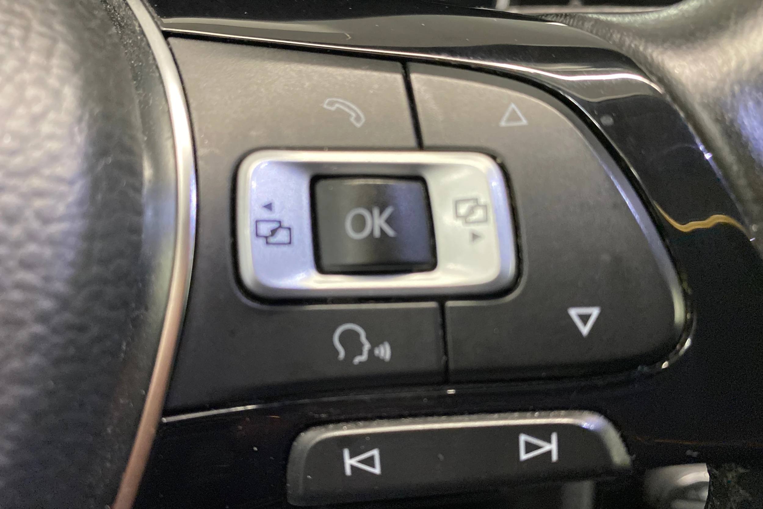 Musta Volkswagen GOLF 2018 kuva 15.
