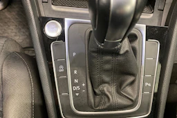 Musta Volkswagen GOLF 2018 kuva 19.