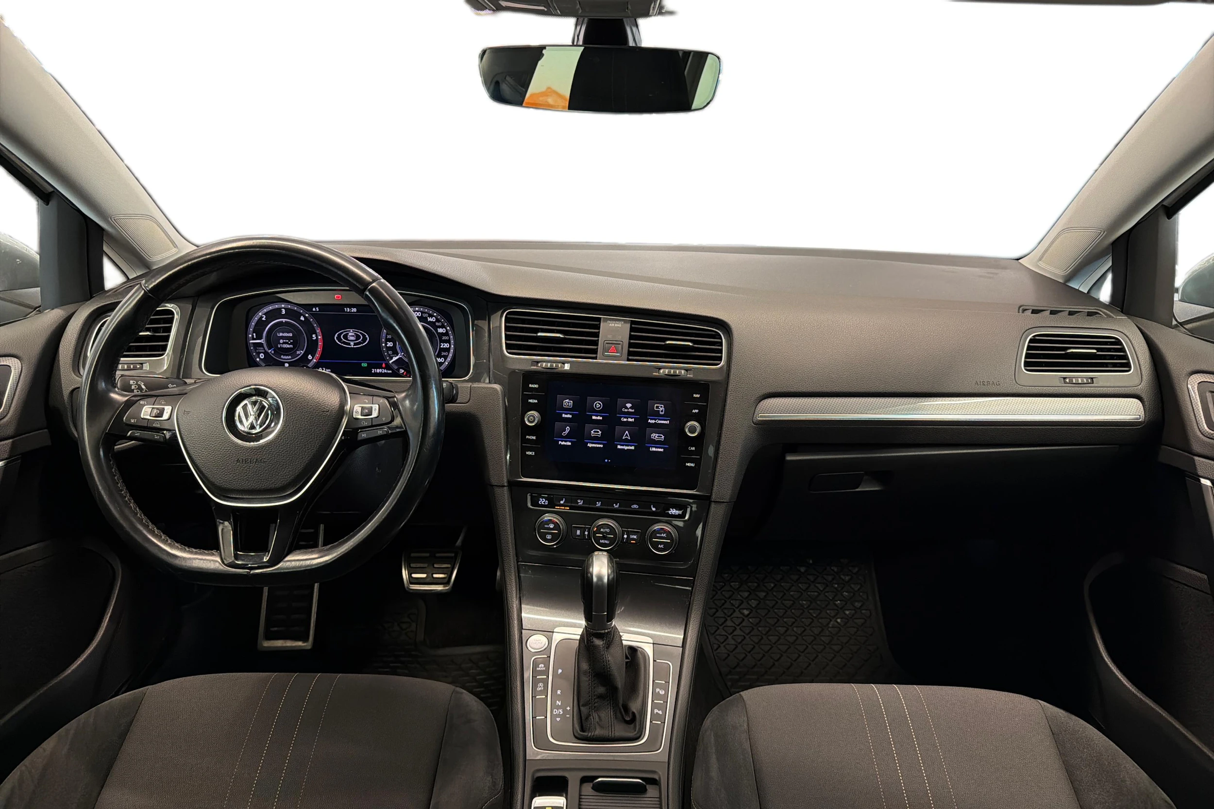 valkoinen Volkswagen Golf 2018 kuva 9.