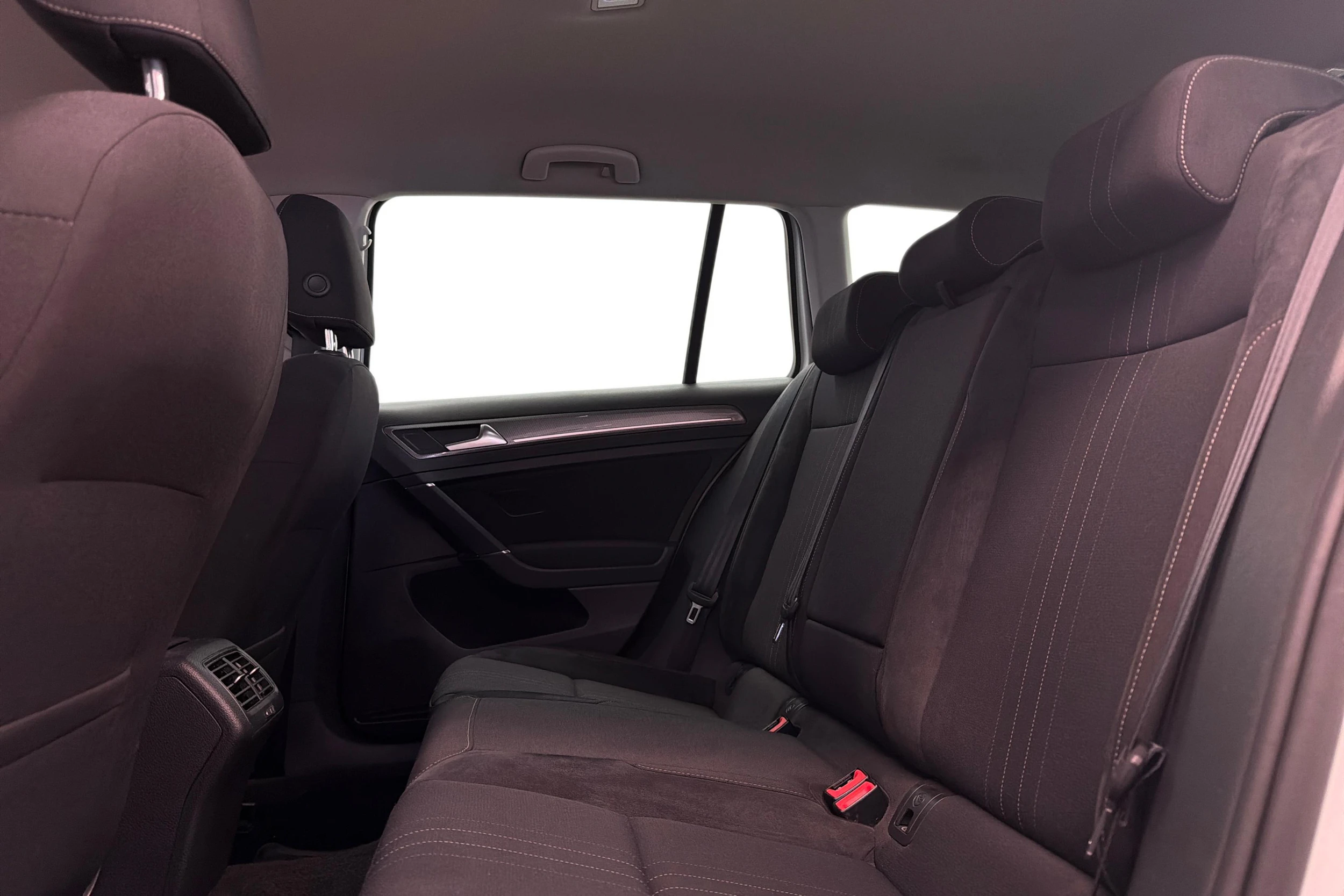 valkoinen Volkswagen Golf 2018 kuva 11.