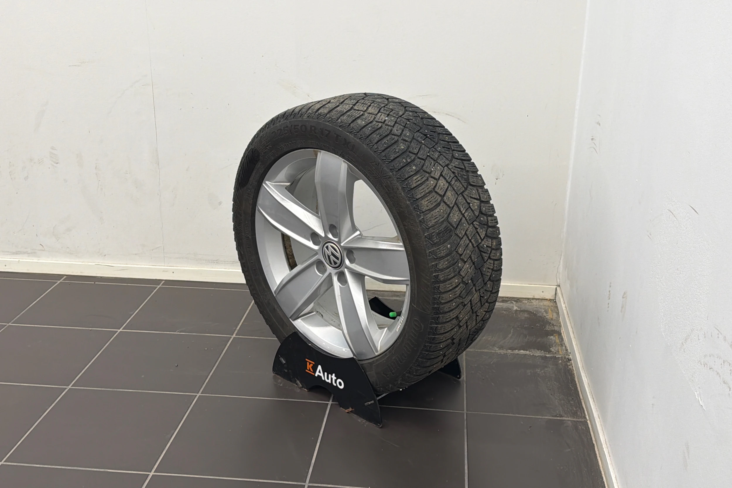 valkoinen Volkswagen Golf 2018 kuva 13.