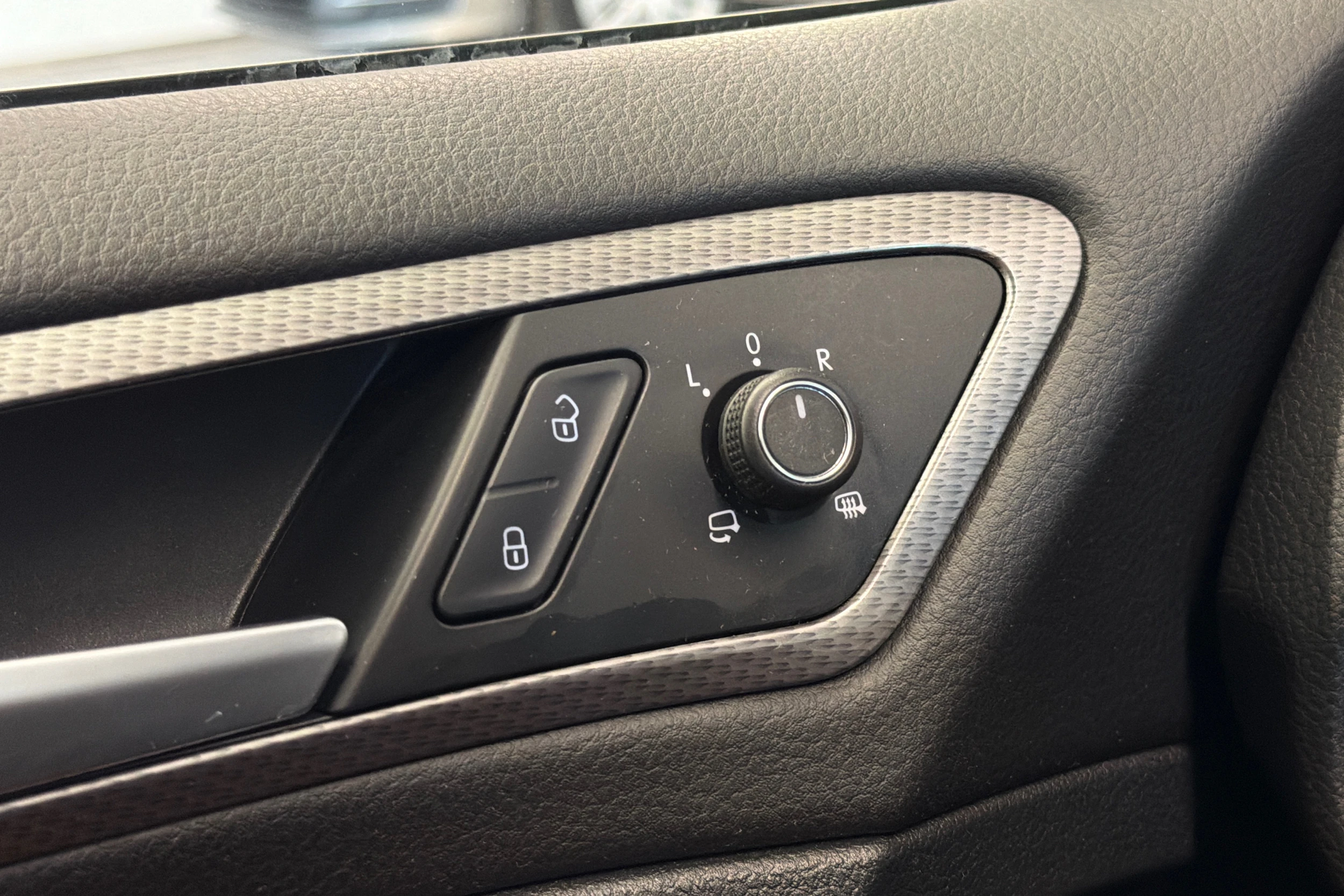 valkoinen Volkswagen Golf 2018 kuva 23.