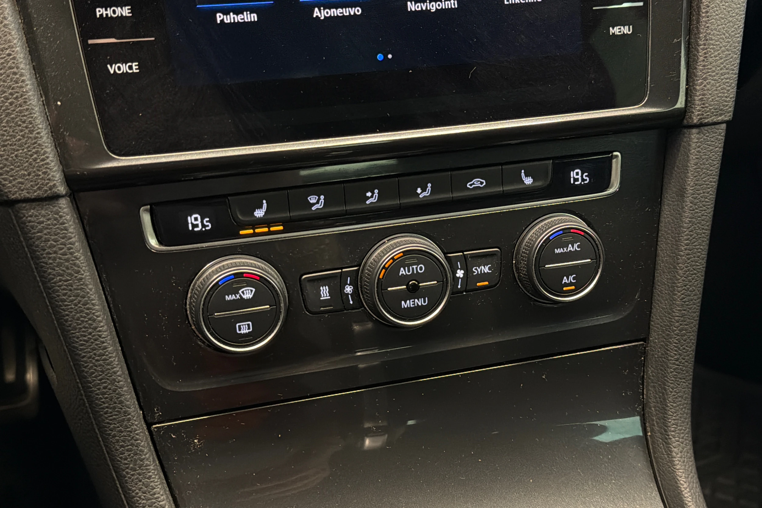 valkoinen Volkswagen Golf 2018 kuva 25.