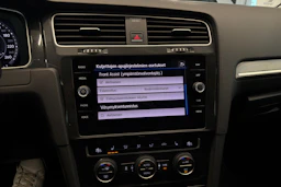 valkoinen Volkswagen Golf 2018 kuva 28.