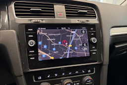 valkoinen Volkswagen Golf 2018 kuva 31.