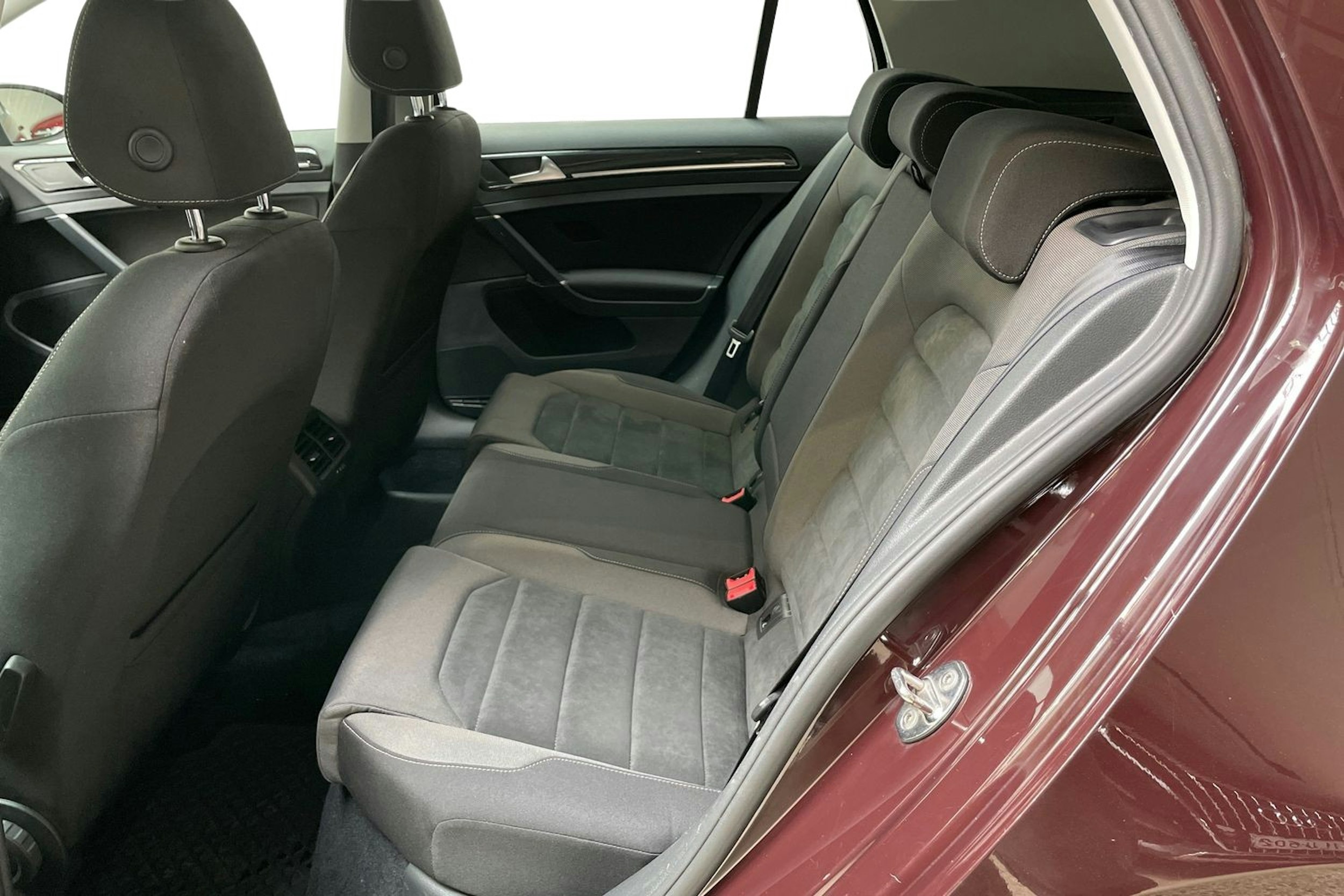 musta Volkswagen Golf 2018 kuva 10.