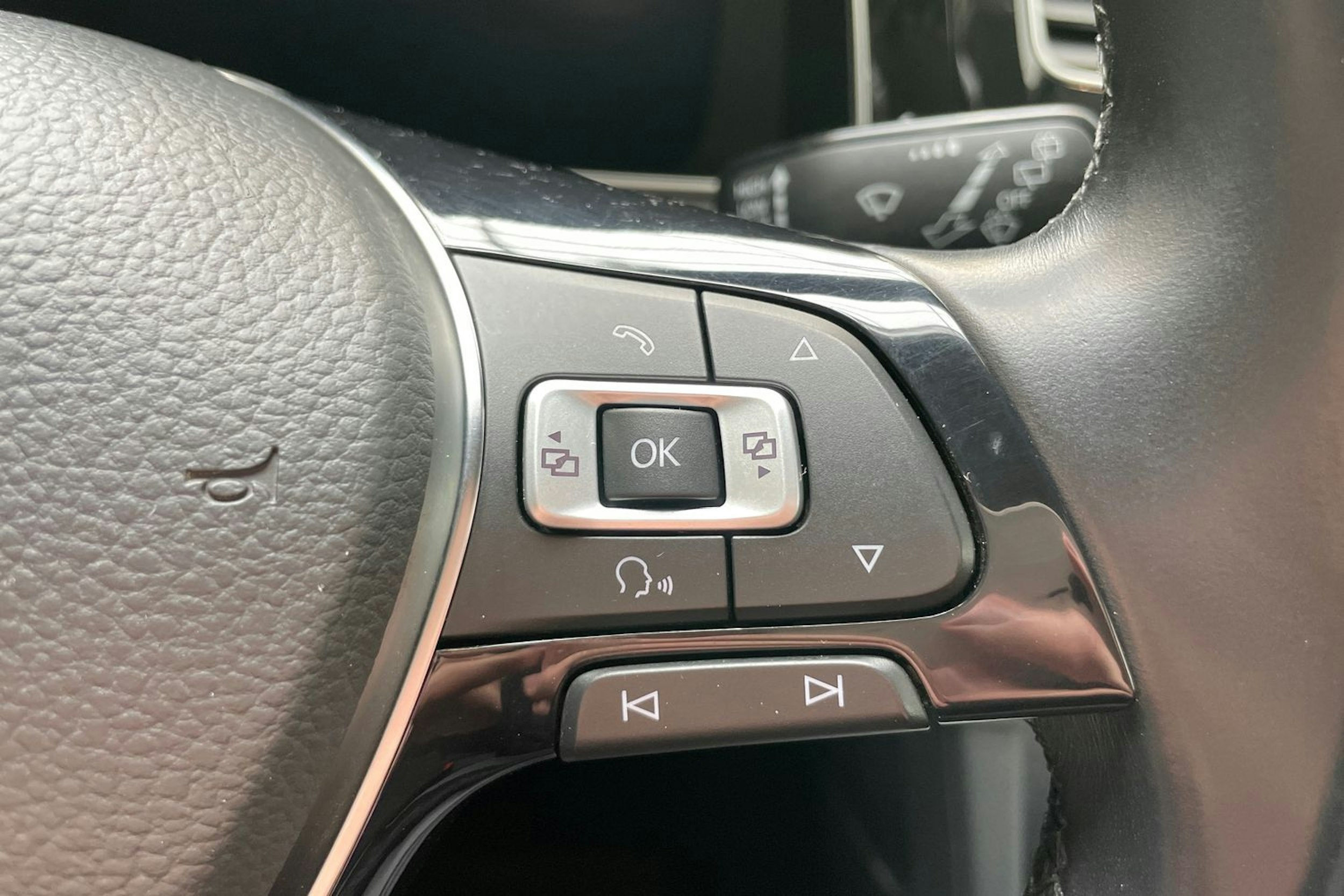 musta Volkswagen Golf 2018 kuva 16.